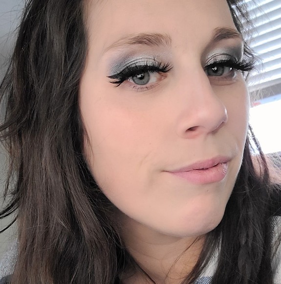 Poshmark profile picture for @krzak